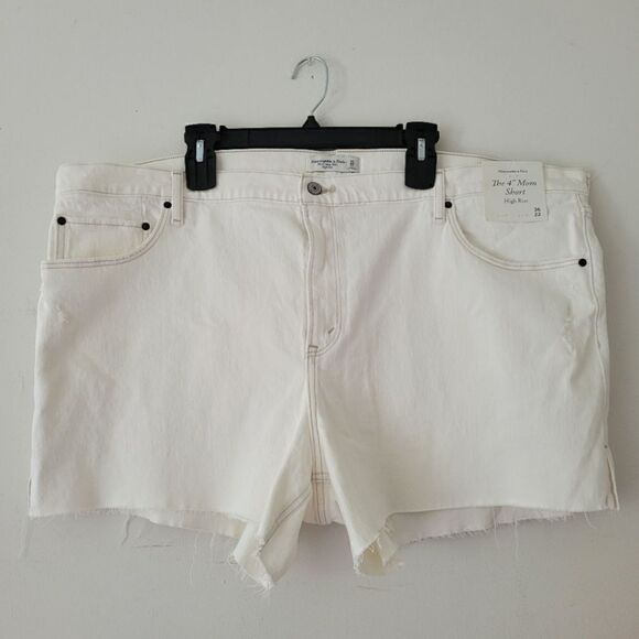 Abercrombie & Fitch 4" High Rise Mom Short White Raw Hem 36/22 - Picture 1 of 9